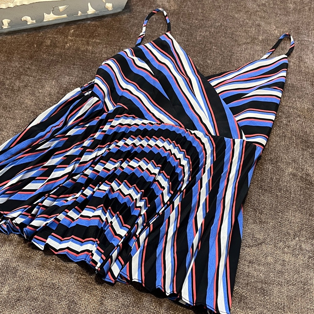 Dora Landa Made You Look Stripe Print Pleated Remy Top - Size Small